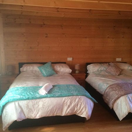 Log House Hideaway Villa Johnswell Buitenkant foto