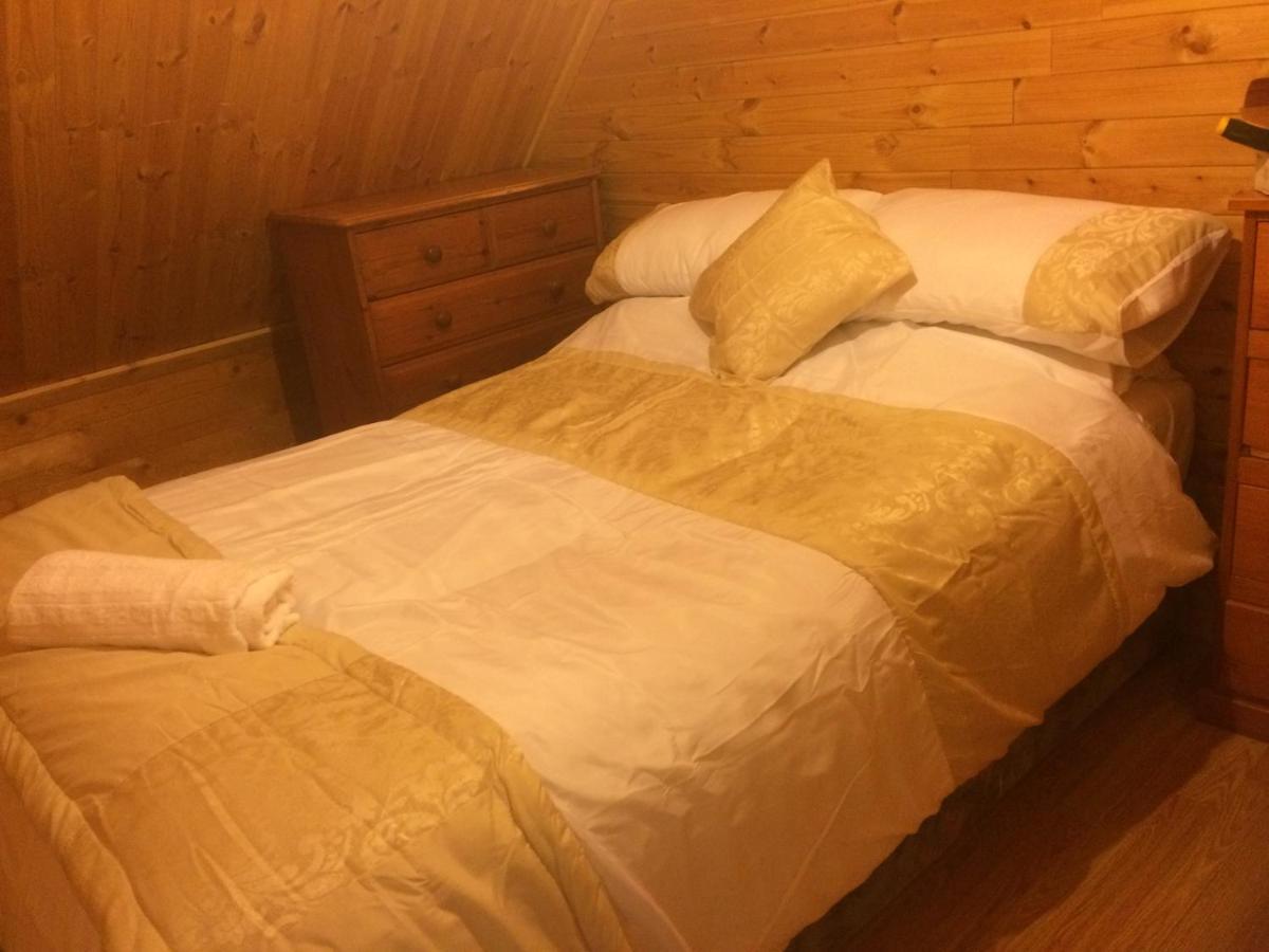 Log House Hideaway Villa Johnswell Buitenkant foto