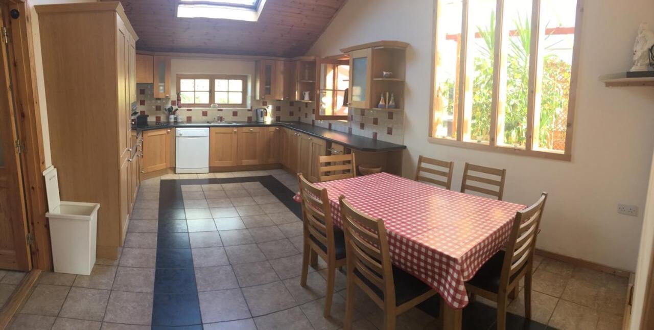 Log House Hideaway Villa Johnswell Buitenkant foto