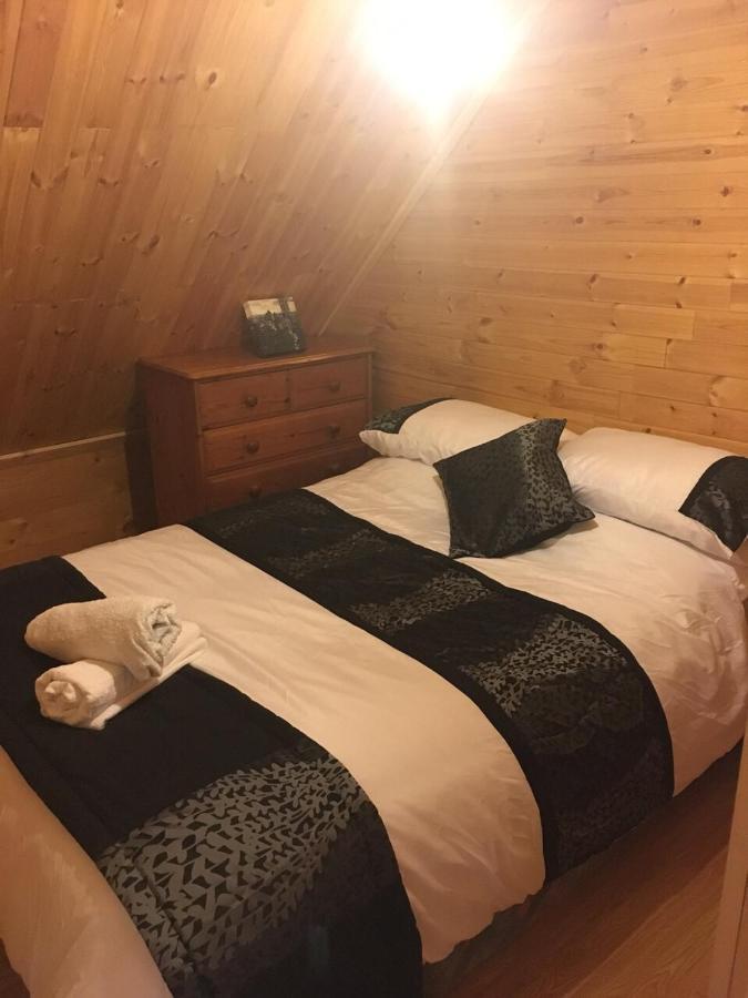 Log House Hideaway Villa Johnswell Buitenkant foto